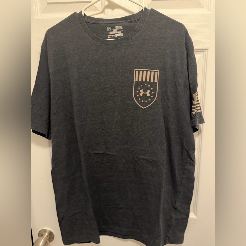 USA Under Armour Men's Dark Gray Tee